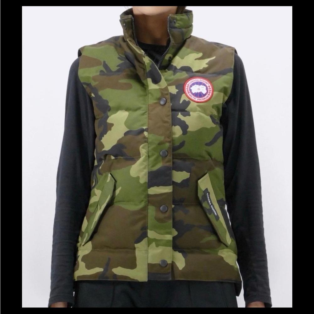 Canada Goose 
Camouflage Puffer Vest